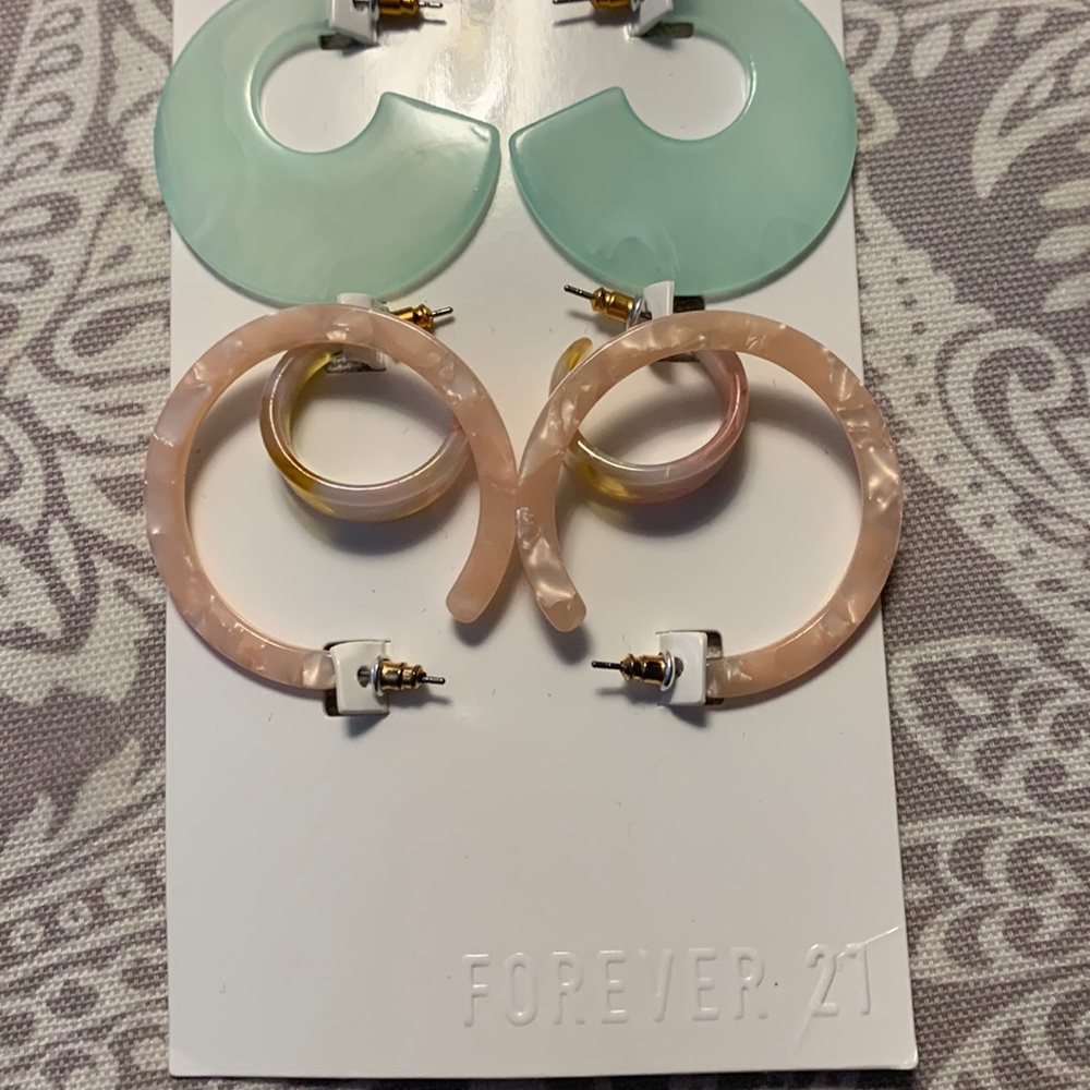 Forever 21 Earrings set